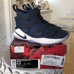 Nike Lebron Soldier XI shoe size 4.5Y new with box